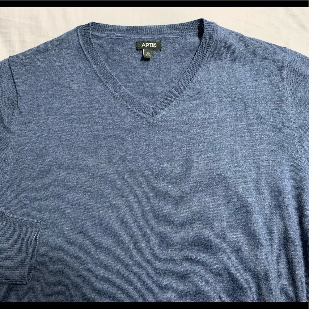Apt 9: 50% Merino Wool-50% Acrylic XL sweater. Wore 6 times -like new condition